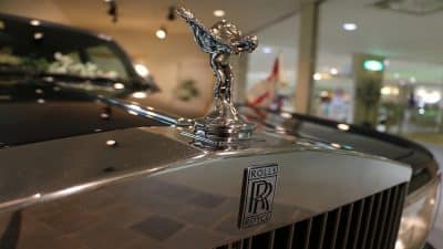 Voici le nouveau SUV 4×4 de Rolls-Royce !