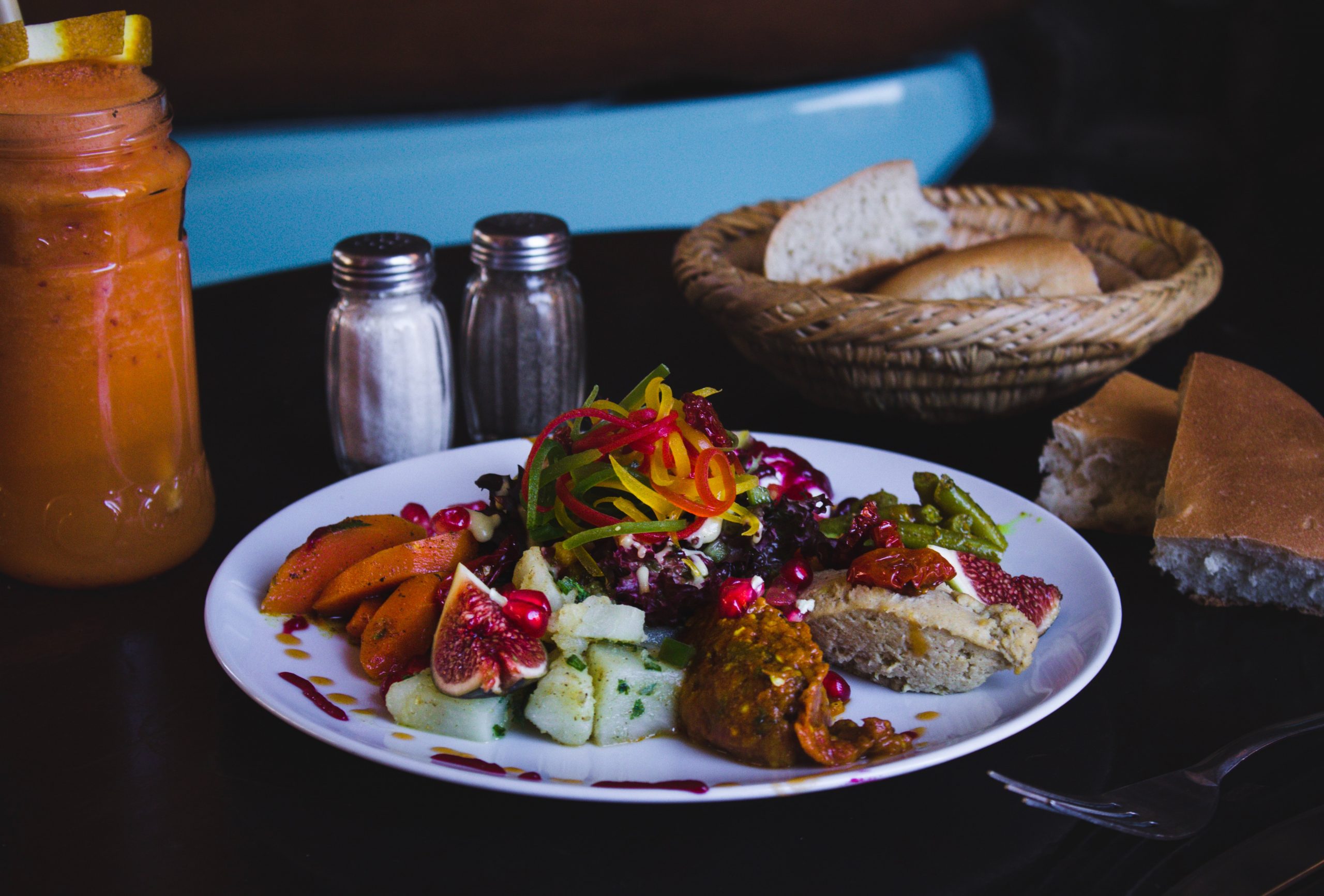 The healthy foods of the Mediterranean diet help us maintain our ideal weight.  /Unsplash