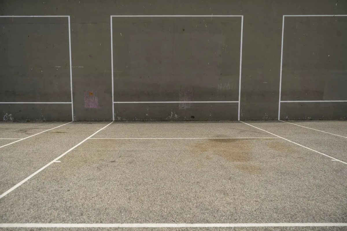 Taille d'un terrain de badminton : découvrez les dimensions clés !
